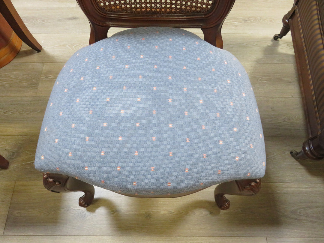 Century Queen Anne Dining Table & Chairs
