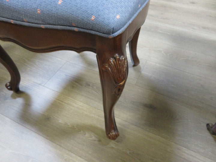 Century Queen Anne Dining Table & Chairs