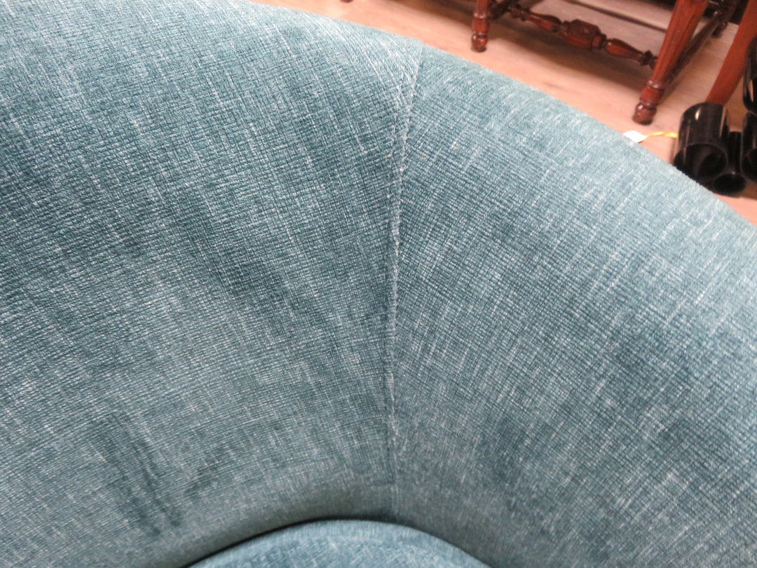 Barrel Back Swivel Chair