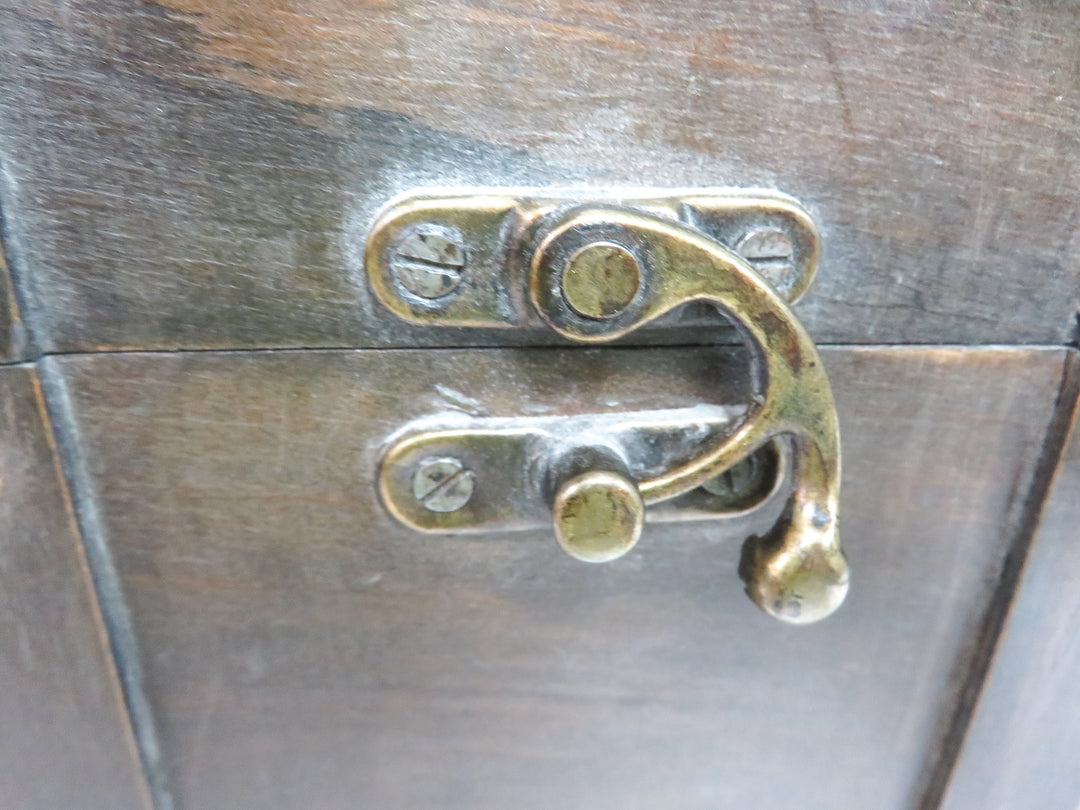 Trunk Style Box