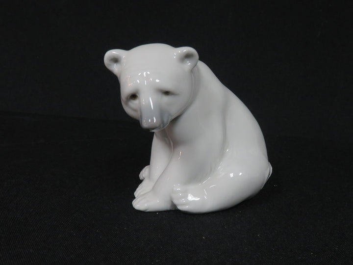 Lladró Seated Polar Bear