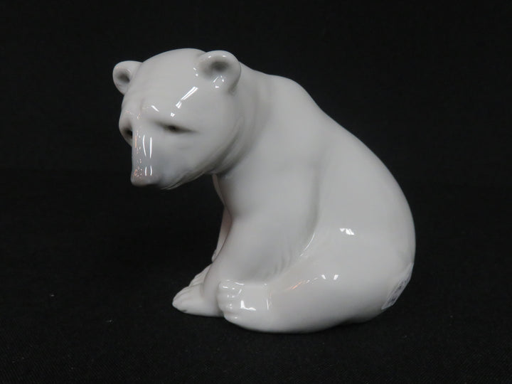 Lladró Seated Polar Bear