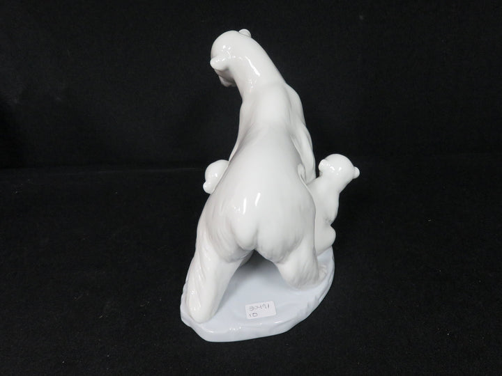 Lladró Polar Bear Figurine