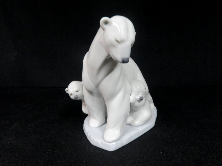 Lladró Polar Bear Figurine
