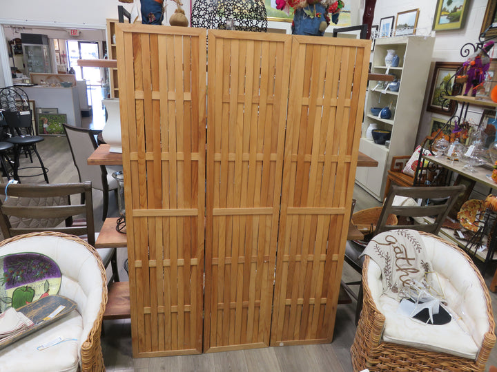 Slatted Wood Screen