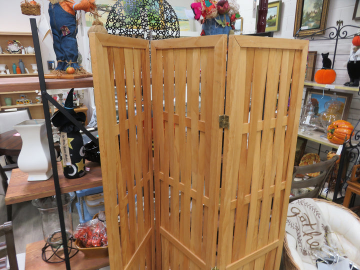 Slatted Wood Screen