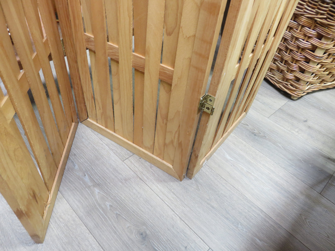 Slatted Wood Screen