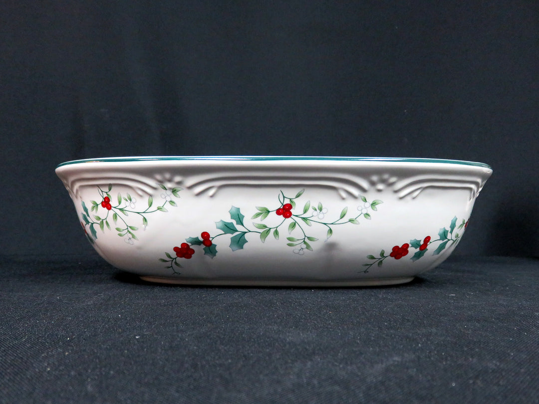 Pfaltzgraff Holiday Dish Set
