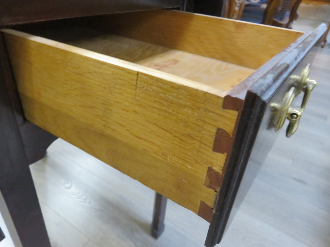 Drop Leaf End Table