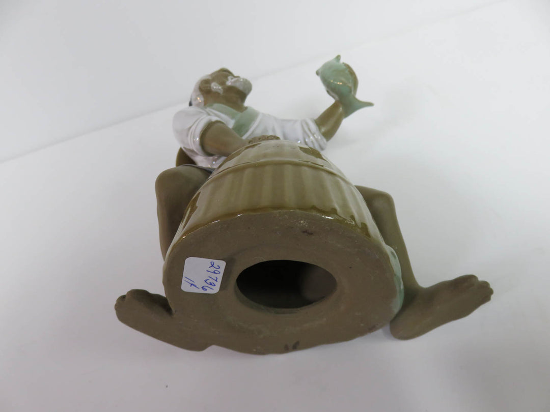 Mudman Fish & Basket Figurine