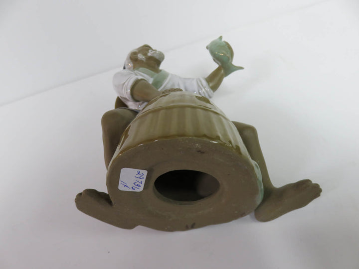 Mudman Fish & Basket Figurine