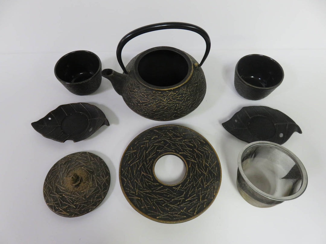 Iwachu Tea Set