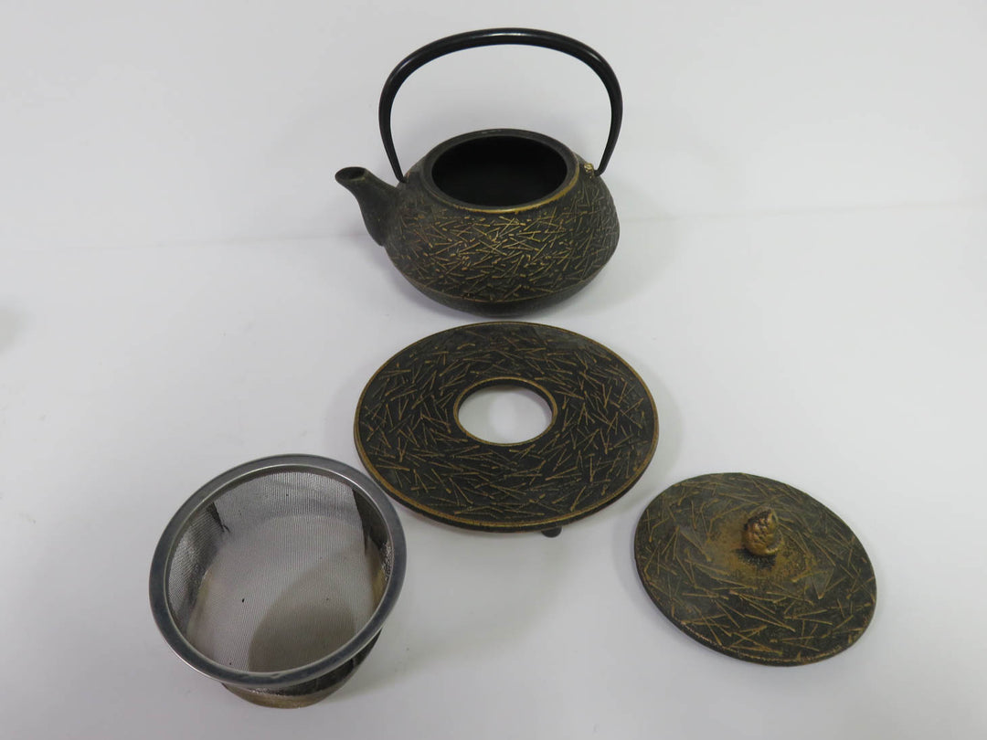 Iwachu Tea Set