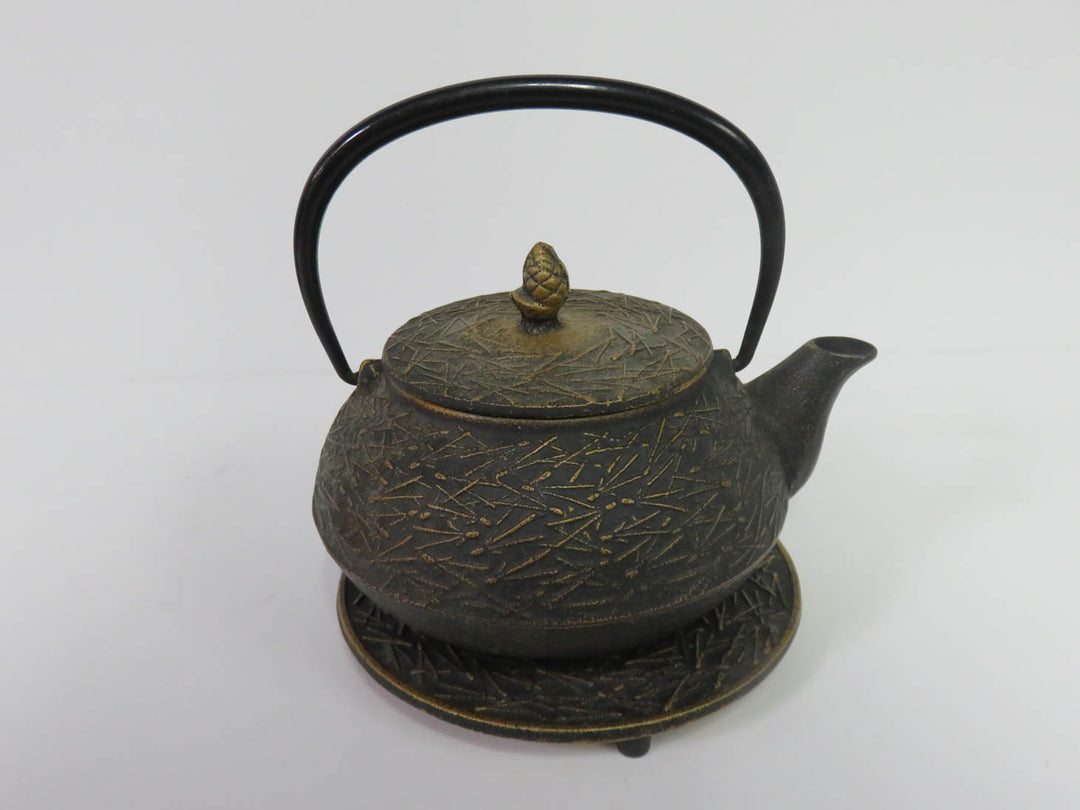 Iwachu Tea Set