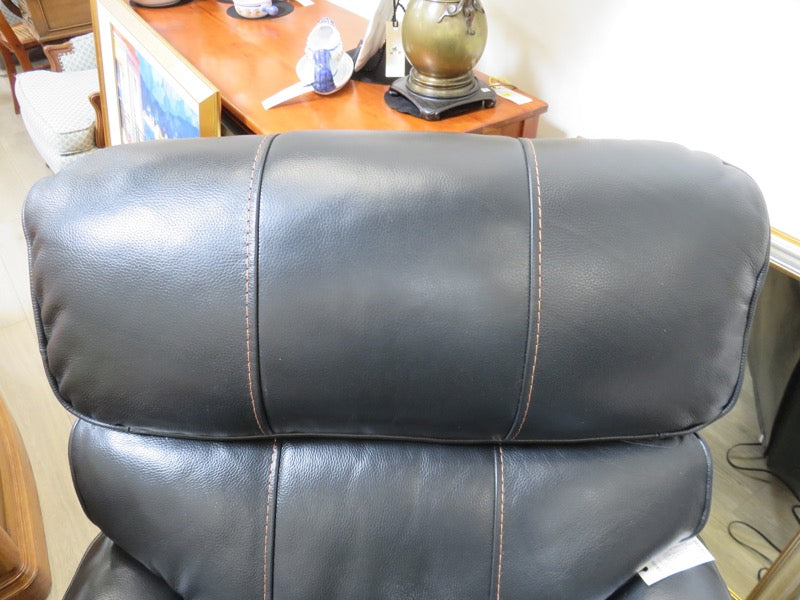 Dual Power Leather Recliner Chair