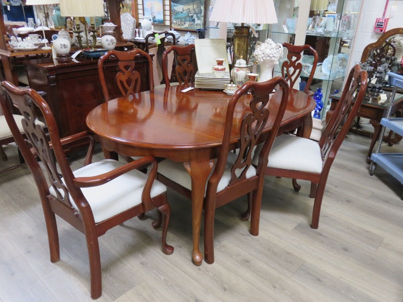 Pennsylvania House Dining Table & Chairs