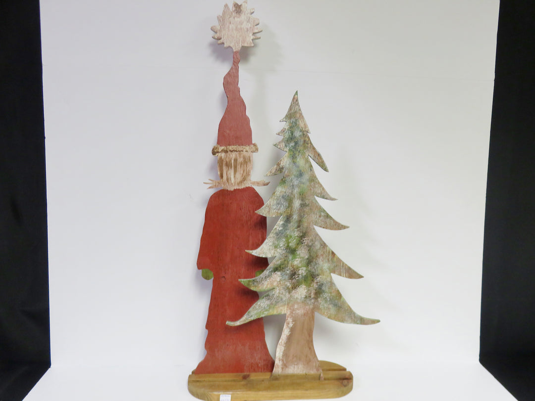 Rustic Santa and Tree Decor