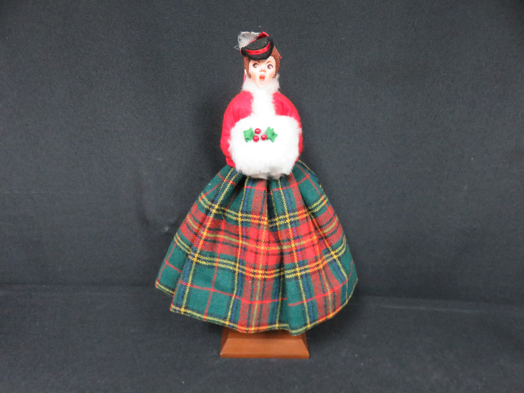 Simpich Christmas Caroler