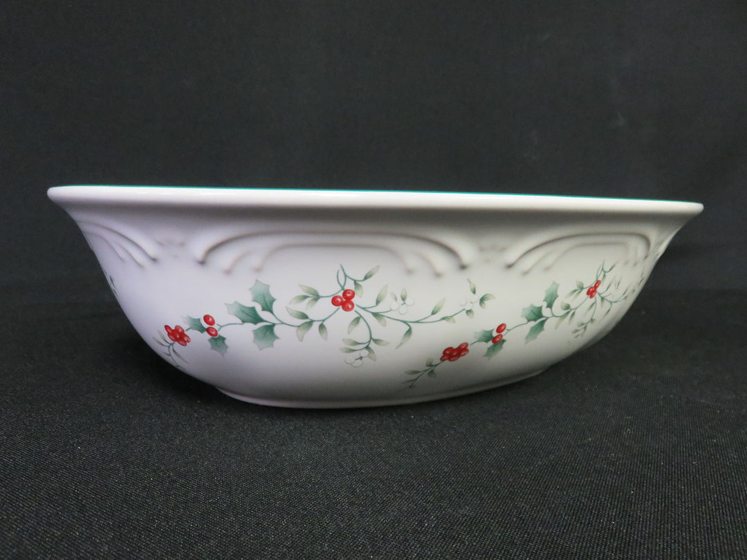 Pfaltzgraff Winterberry Bowl