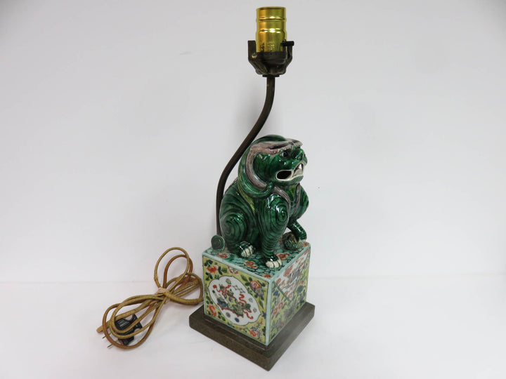 Verte Buddhist Lion Table Lamp