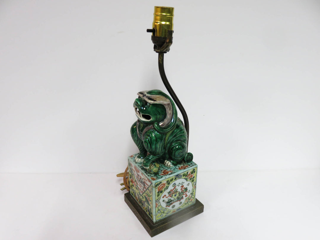 Verte Buddhist Lion Table Lamp