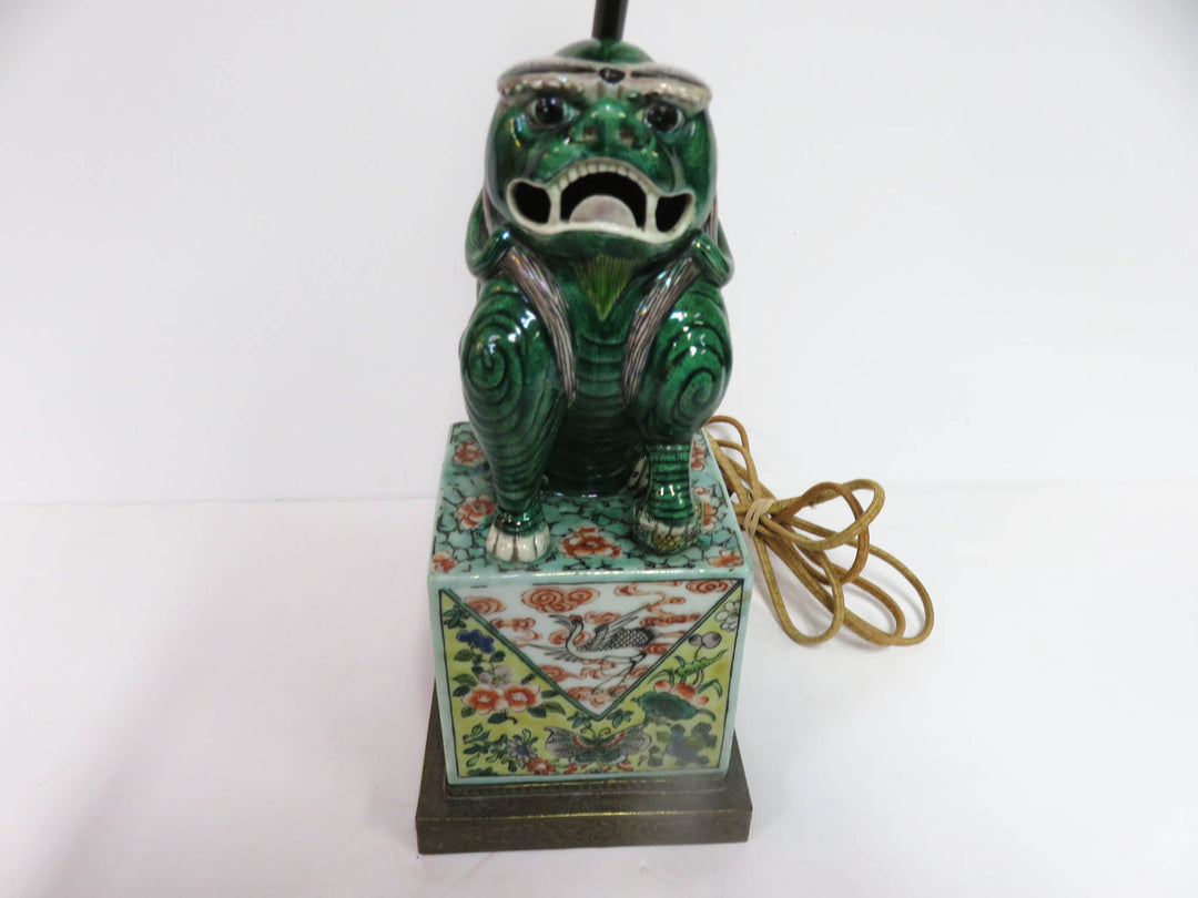 Verte Buddhist Lion Table Lamp