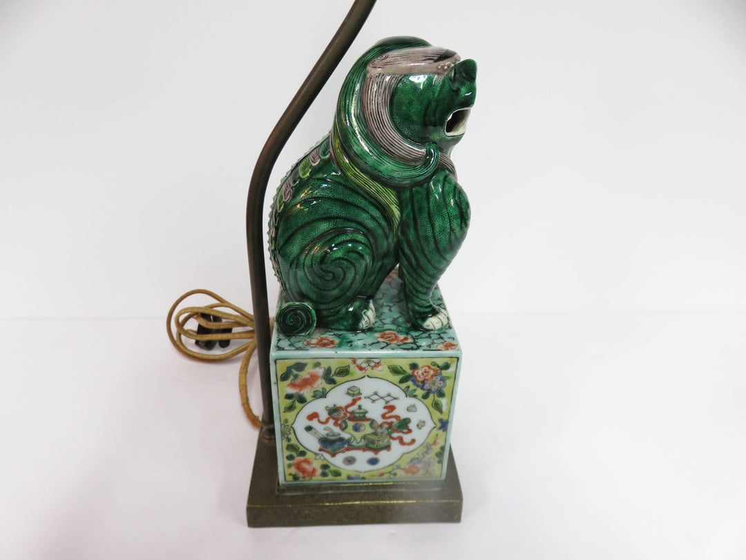 Verte Buddhist Lion Table Lamp