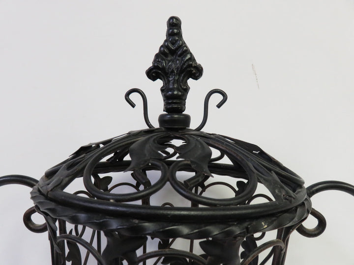 Lidded Wire Urn