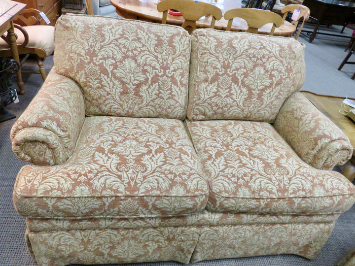 Highland House Love Seat