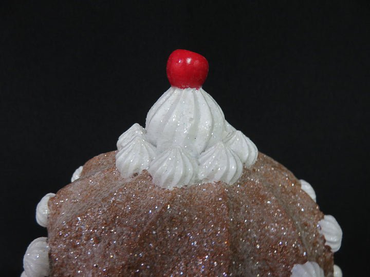 Decorative Pedestal Bundt Cake