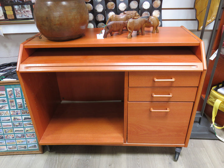 Wood-Look Laminate Desk