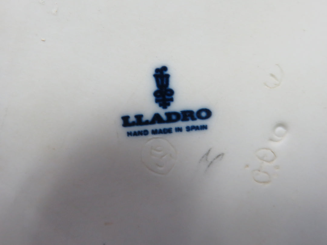 Lladró Matte Figurine