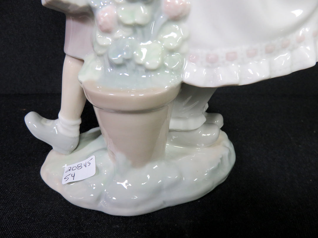 Lladró Figurine