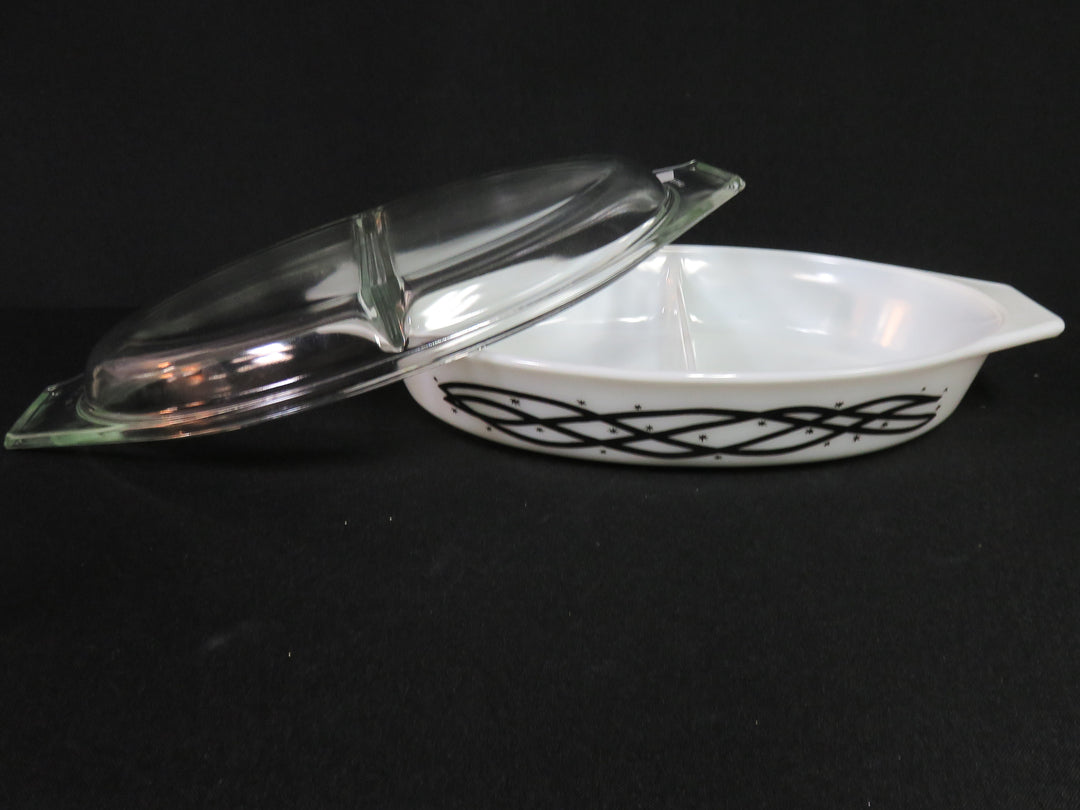 PYREX Divided Lidded Casserole