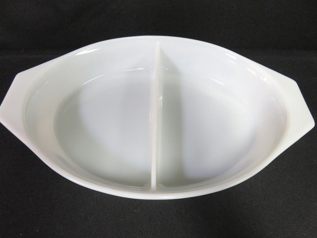 PYREX Divided Lidded Casserole