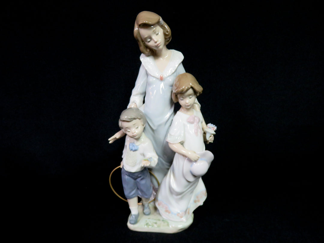 Lladró Figurine