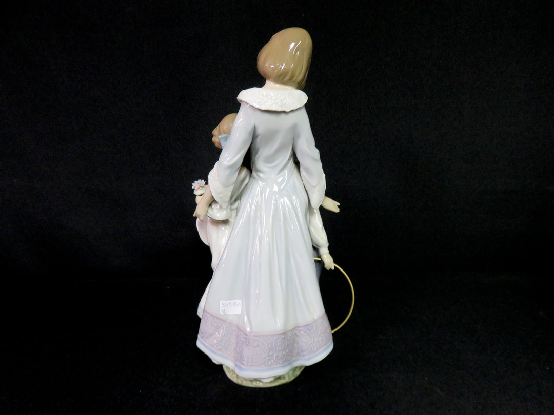 Lladró Figurine