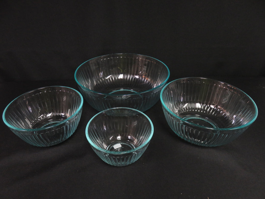 Pyrex Mixing Bowl Set