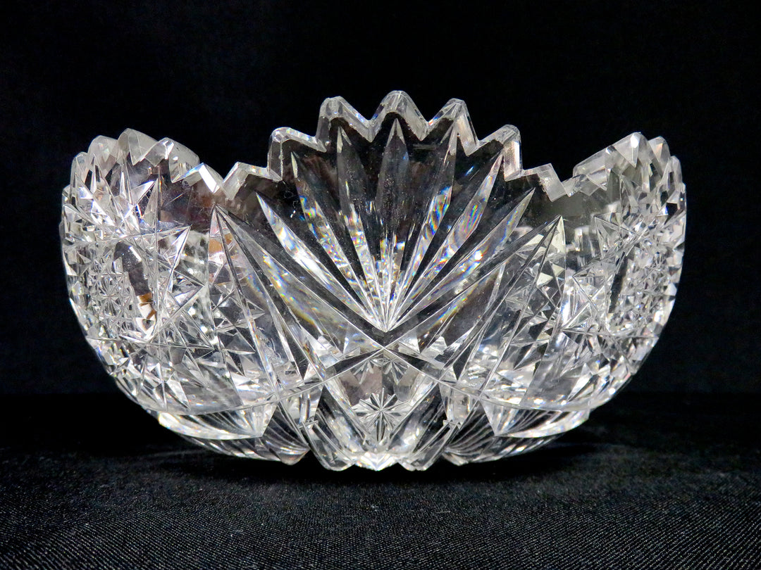 Peaked Sawtooth Edge Bowl