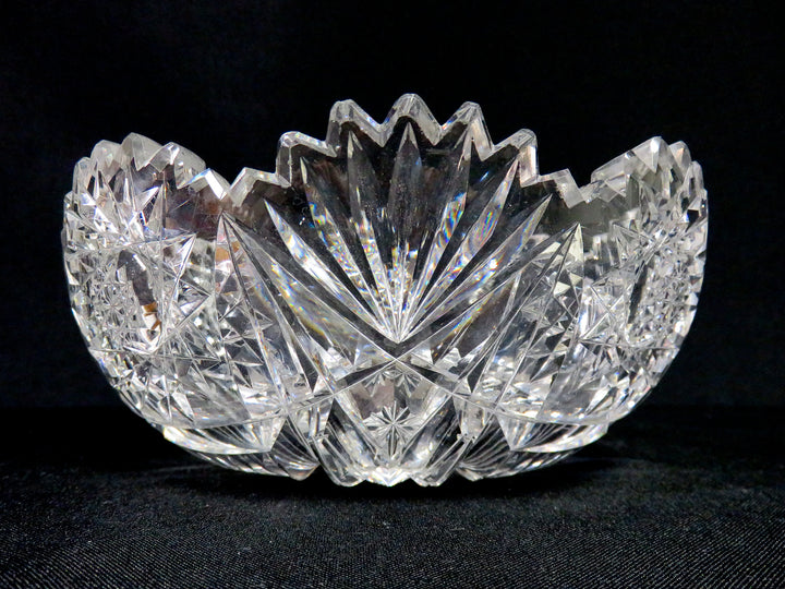 Peaked Sawtooth Edge Bowl
