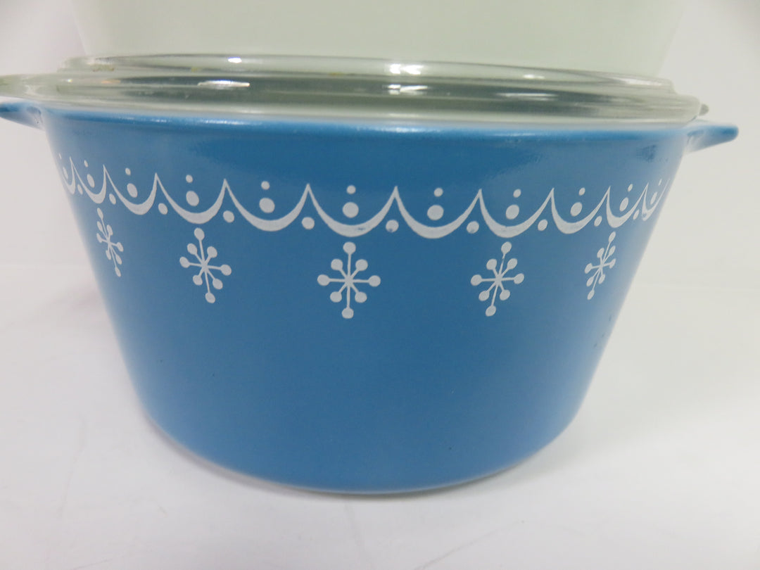 PYREX Snowflake Garland Casserole Set