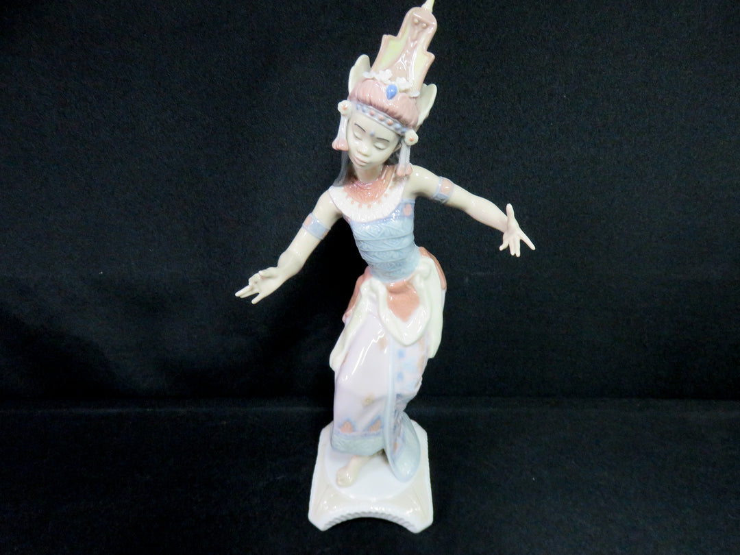 Lladró Figurine
