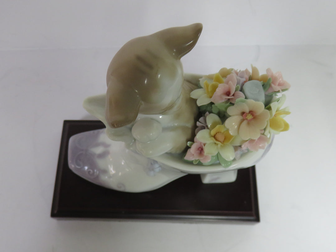 Lladró Kitten Figurine