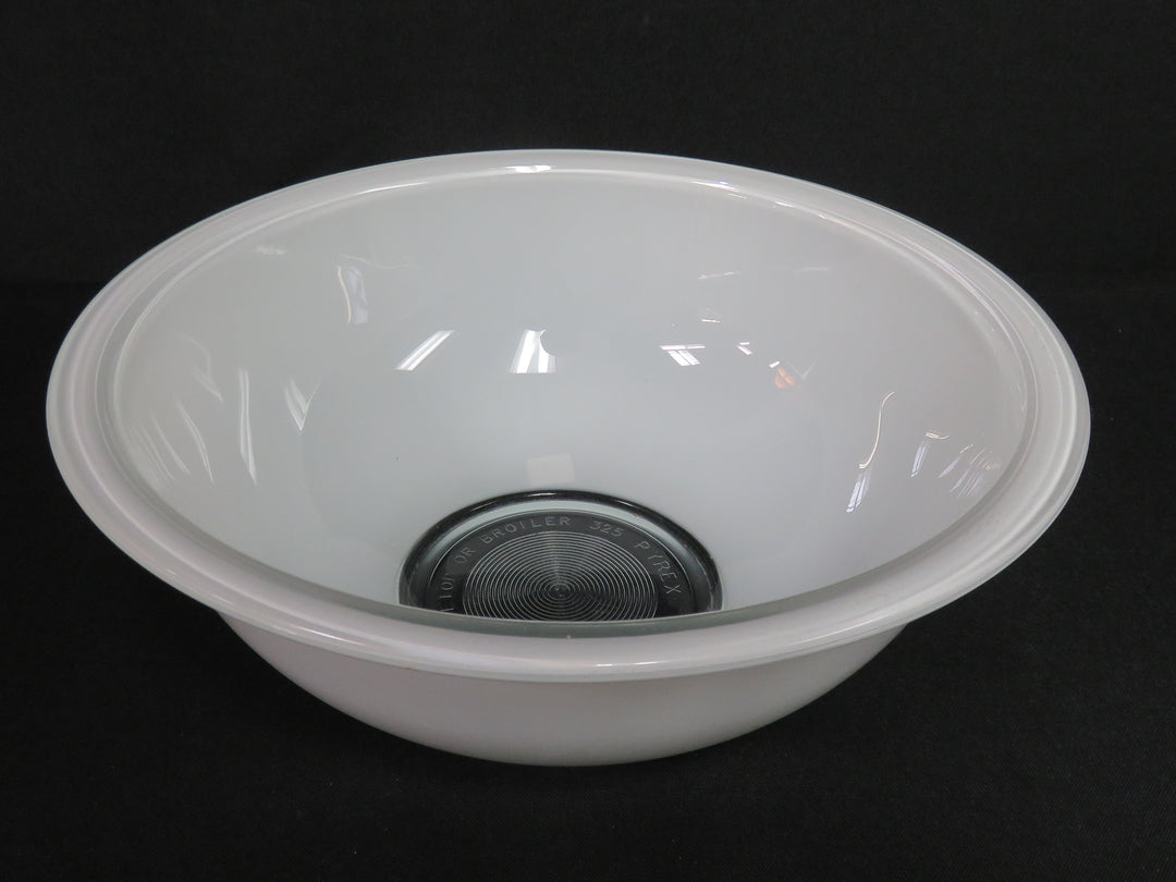 PYREX White Mixing Bowl