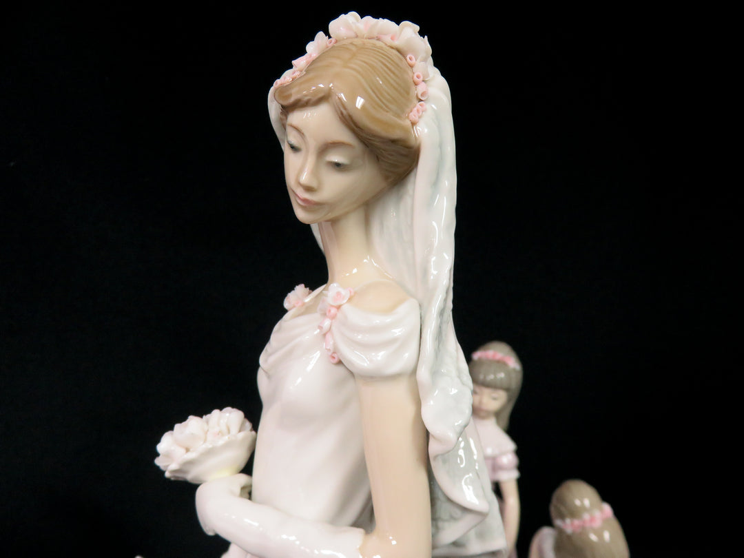 Lladró "Here Comes the Bride" Figurine