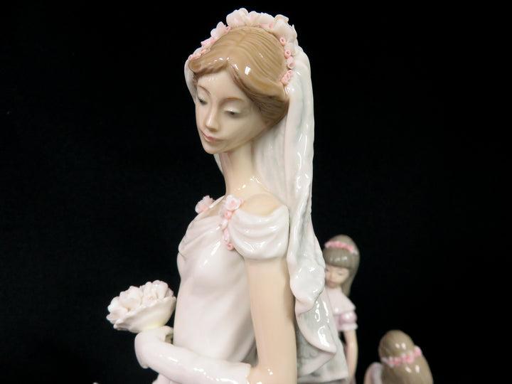 Lladró "Here Comes the Bride" Figurine