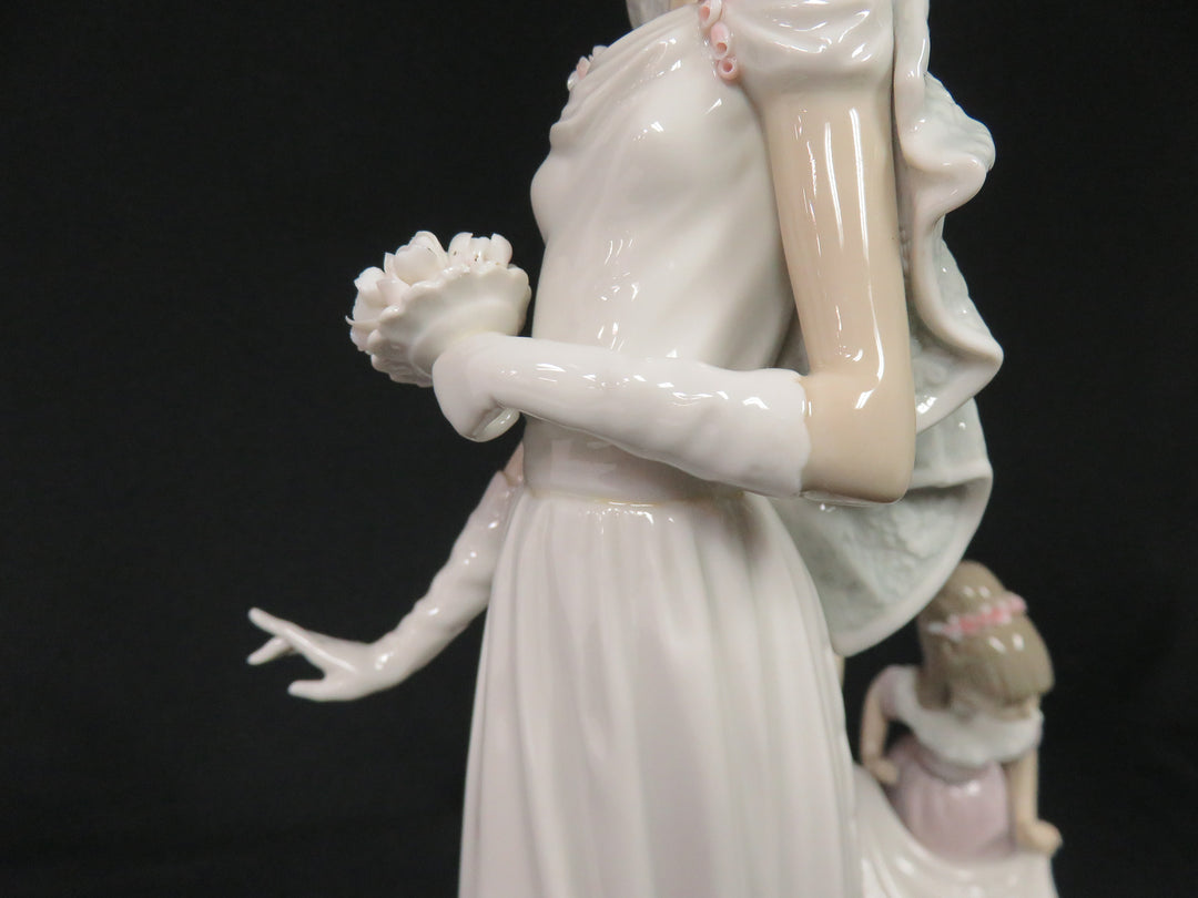 Lladró "Here Comes the Bride" Figurine