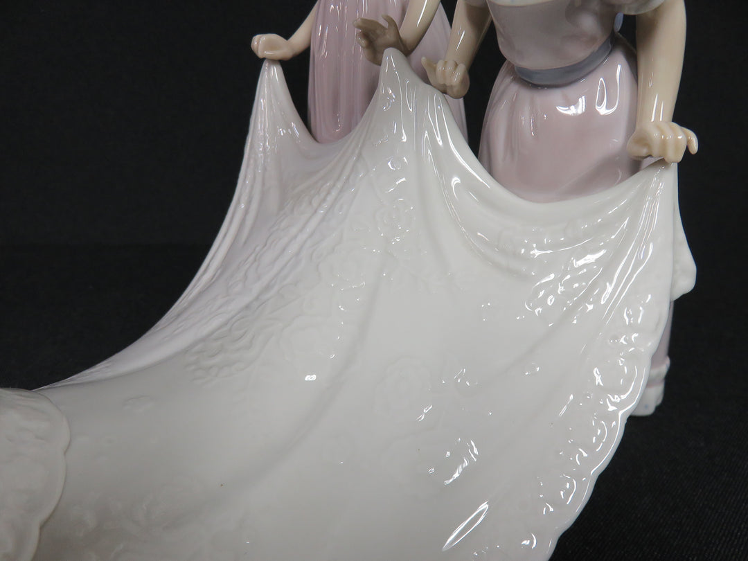 Lladró "Here Comes the Bride" Figurine