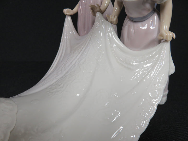 Lladró "Here Comes the Bride" Figurine