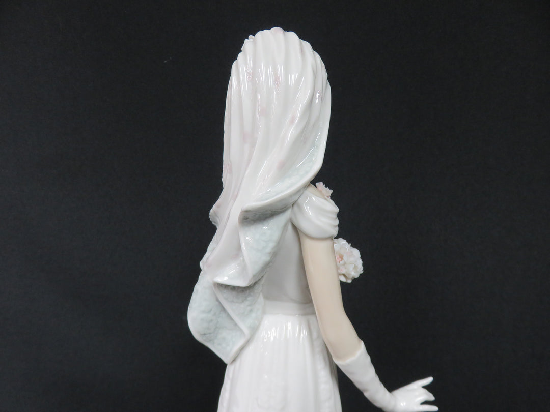 Lladró "Here Comes the Bride" Figurine